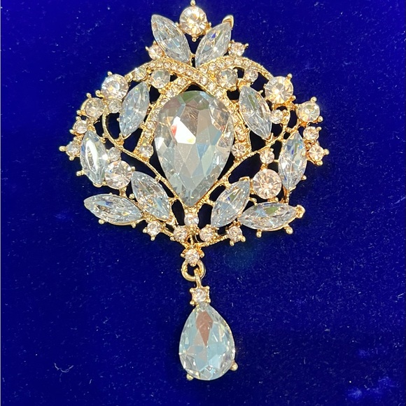 Dazzling clear rhinestone brooch goldtone metal very large 4 inch… - Picture 2 of 3